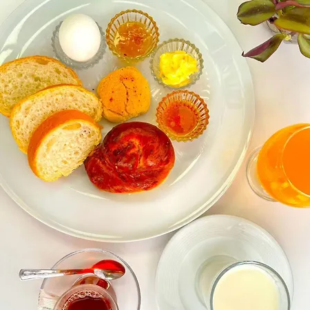 Kaya Royal Theater Street Hotell 3*